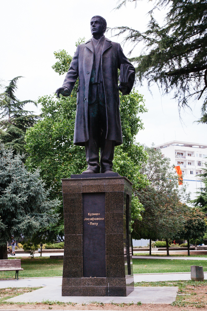 Monument à Kuzman Josifovski Pitu