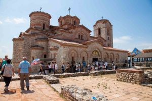 L'église Saint-Pantaleimon attire les touristes